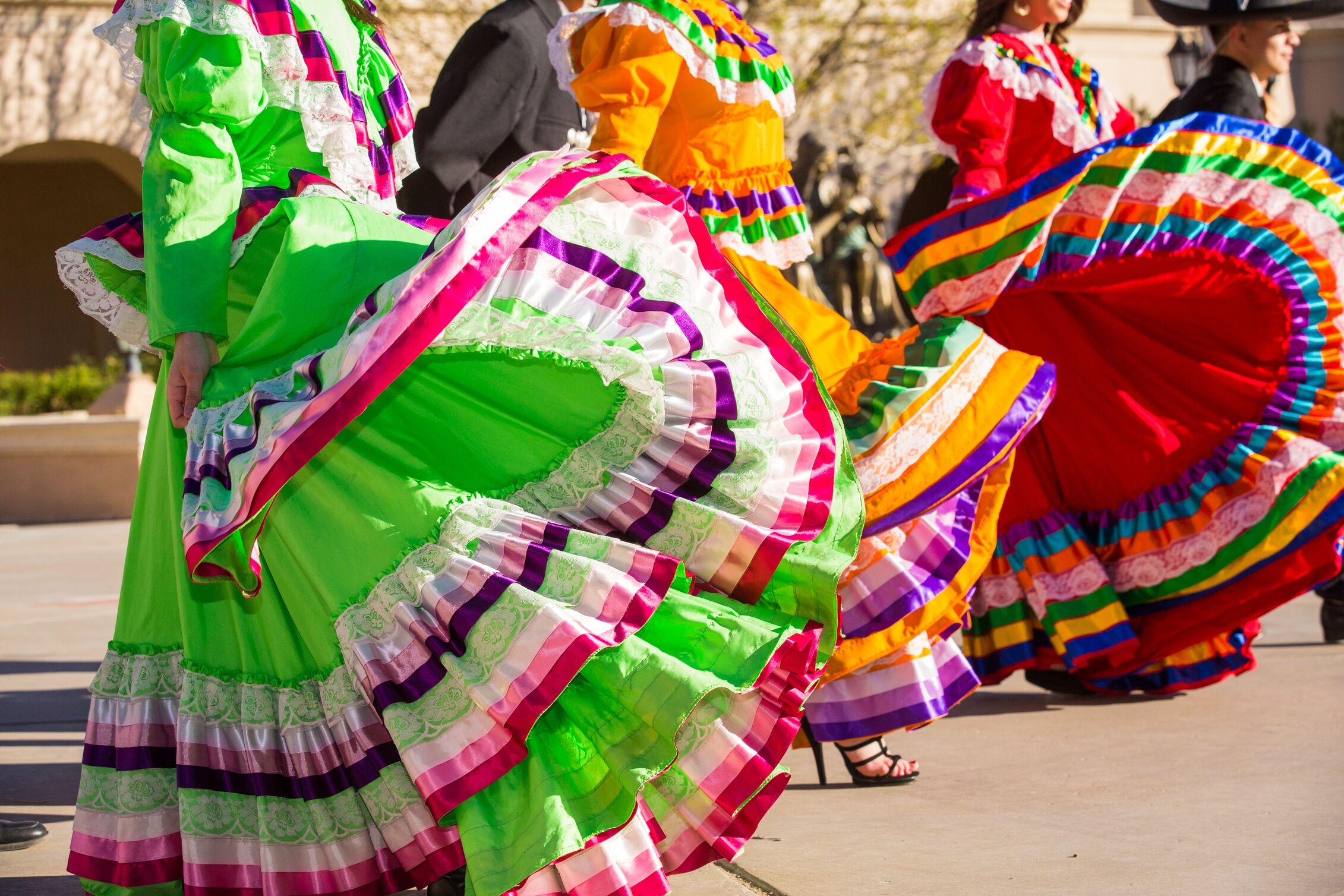 Mexican Independence Day dresses and dancing Mexican Independence Day dresses and dancing