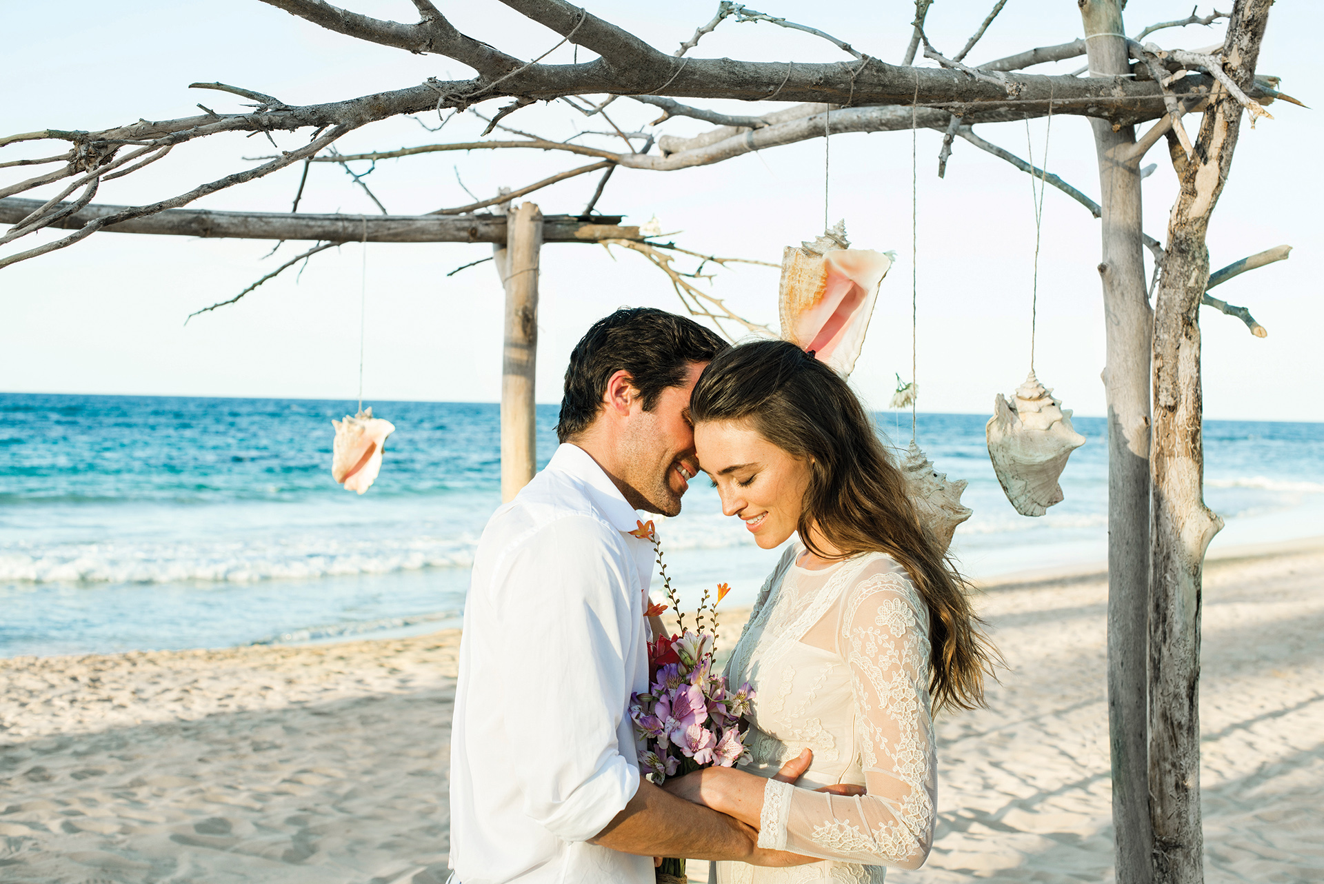 Natural wedding style by the beach in Punta Cana